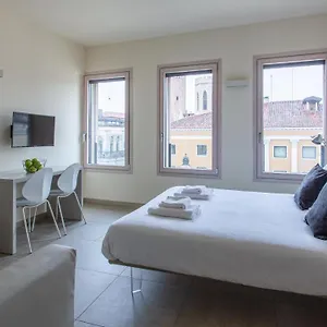 https://erik-langer-pedrocchi-suites.hotelinveneto.com
